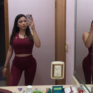 SELLING Gymshark leggings and vest!